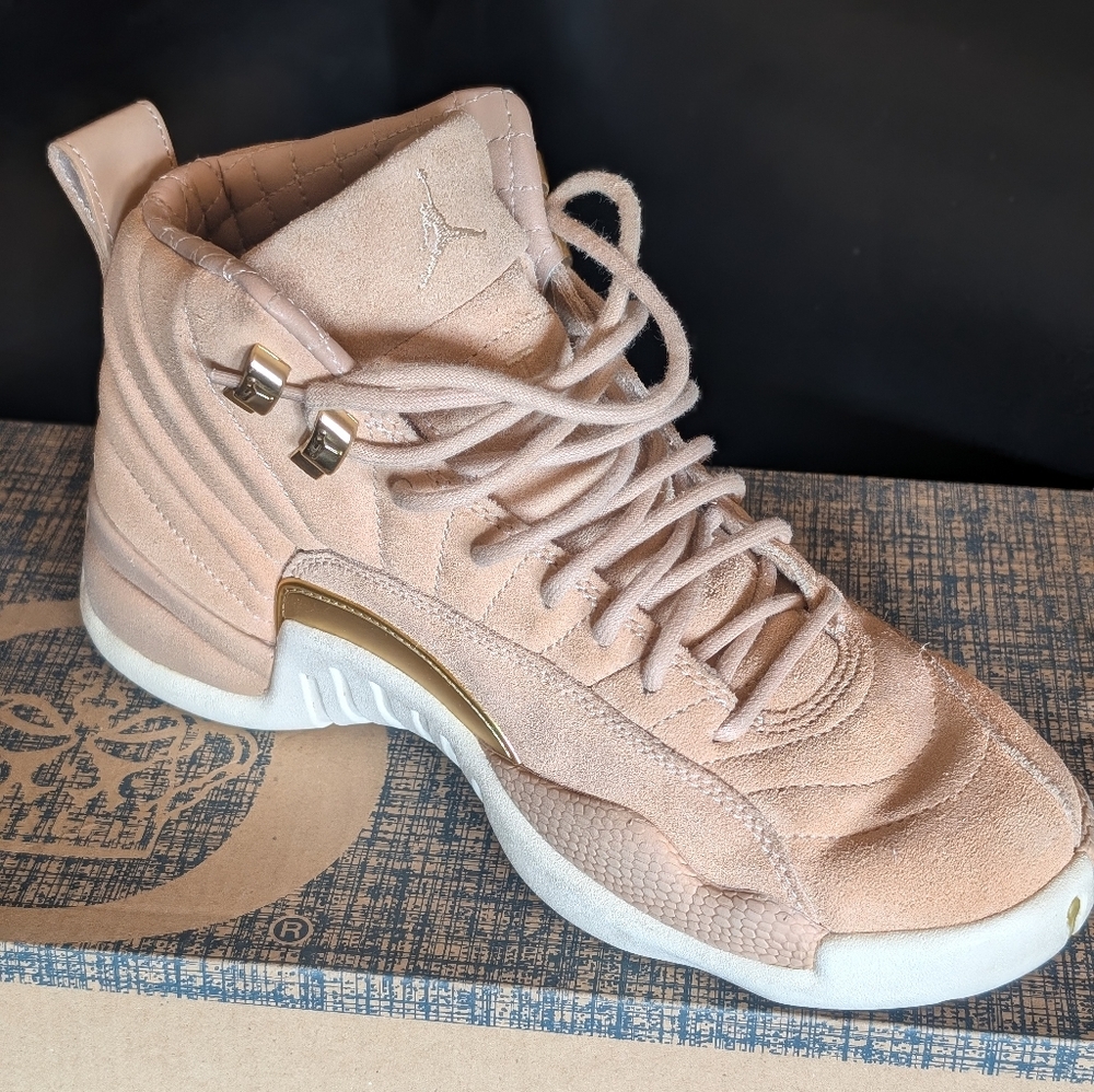Air Jordan 12 Retro Vachetta Tan 7.5 Womens